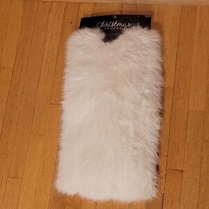 White Faux Fur Christmas Tree Skirt
